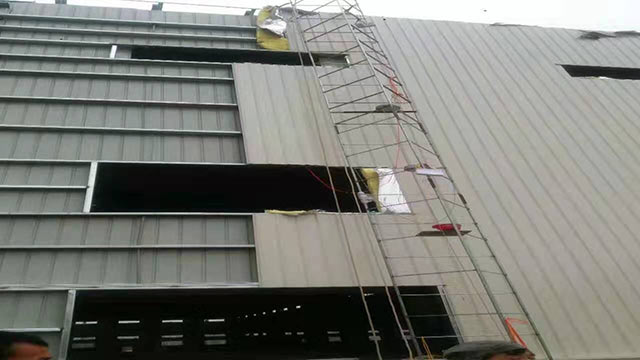 沈阳钢结构彩钢板工厂